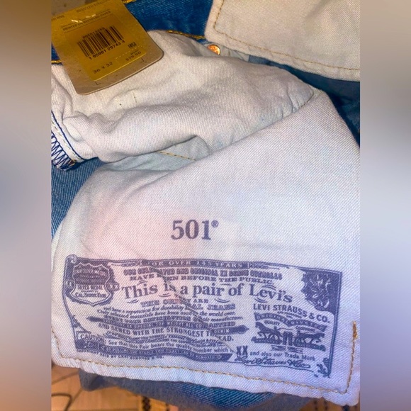 NWT Men’s button, Strength Distressed Jeans, Levis’s 501 Originals, Size 36X32 - Picture 8 of 10